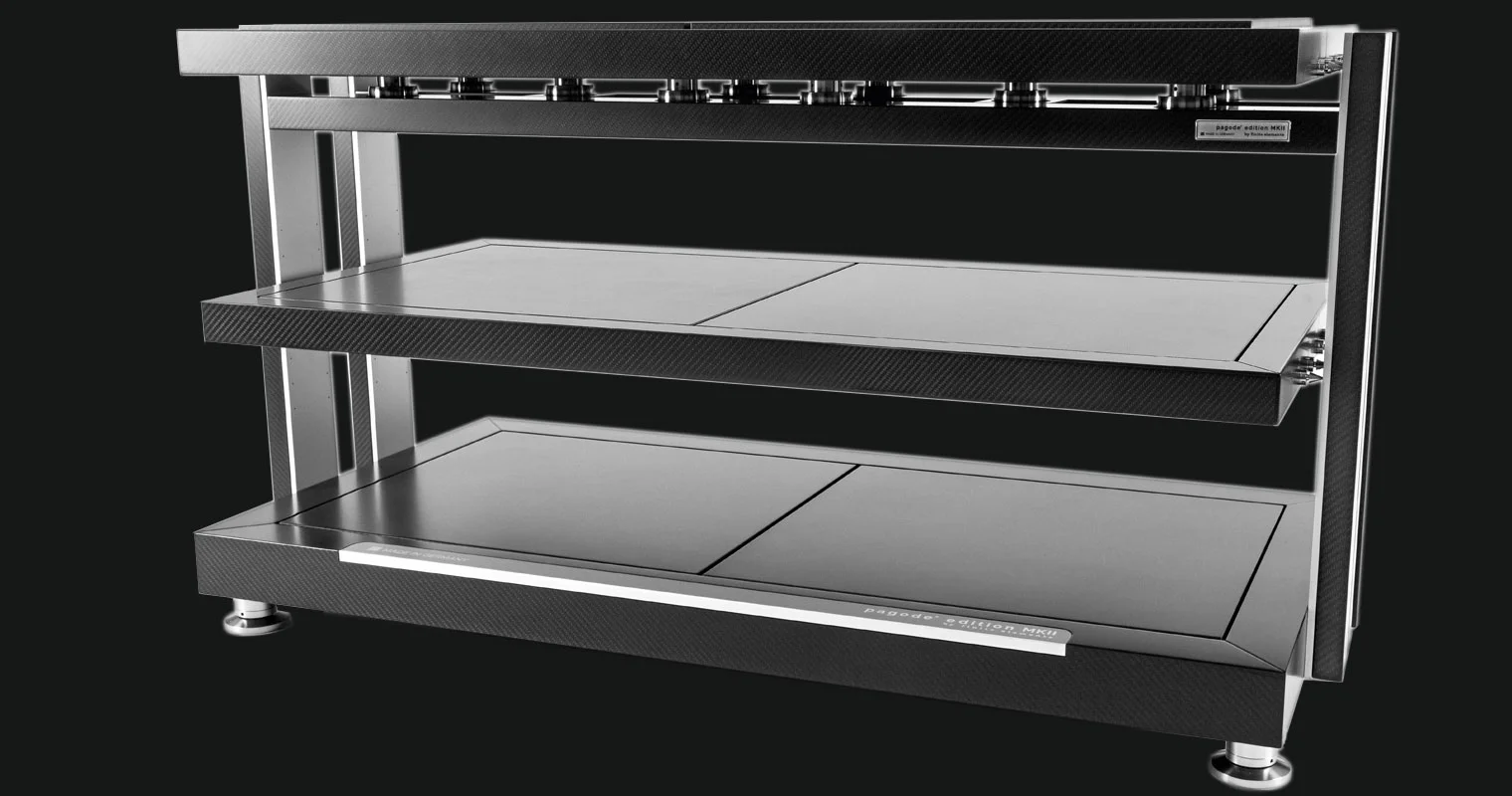 Finite Elemente Pagode MKII Carbon Edition ancho de tres niveles, con el nivel superior sobre soportes Heavy Duty
