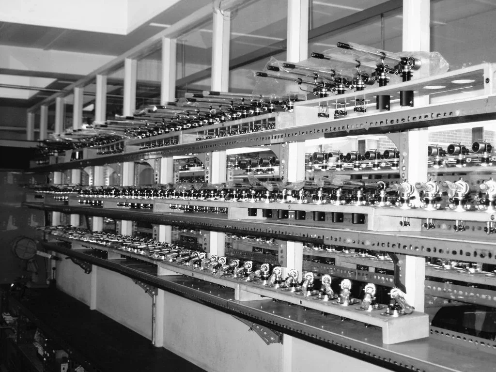 SME Brazos de lectura SME en la fábrica, imagen histórica de la marca