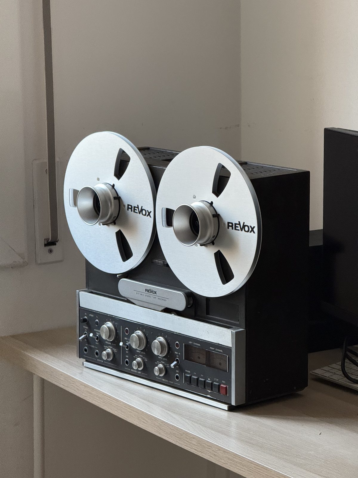 Stereo Vintage — 3