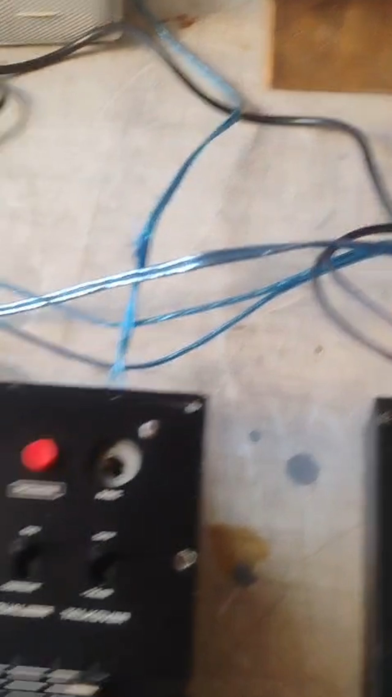 Probando crossover Gemini CX1000Amplificador Crown D75ABocinas Realistic Minimus 7