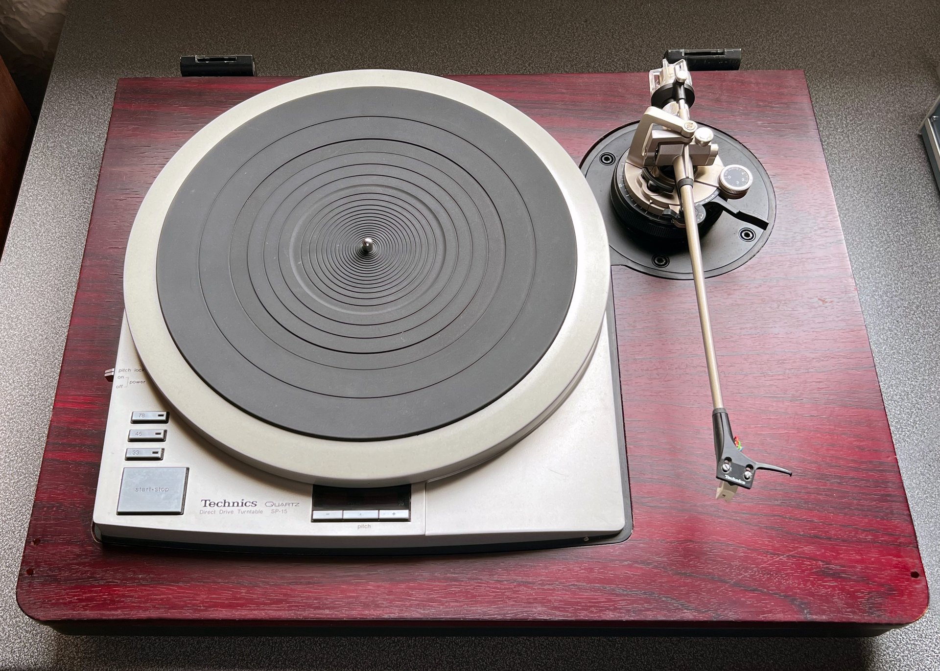 Giradiscos Technics SP-15 (33, 45, 78 RPM)
