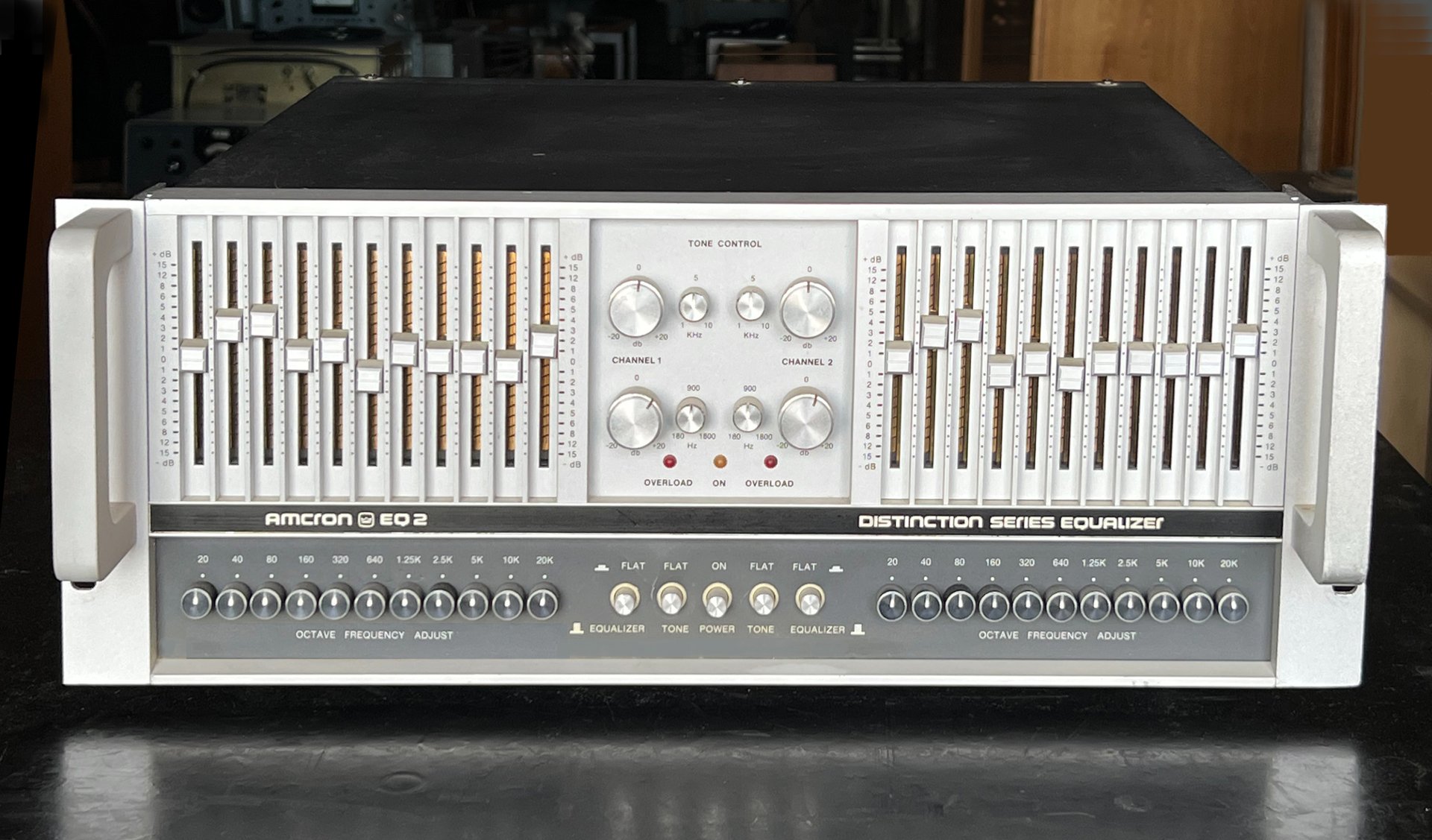 Amcron EQ 2 - Distinction Series