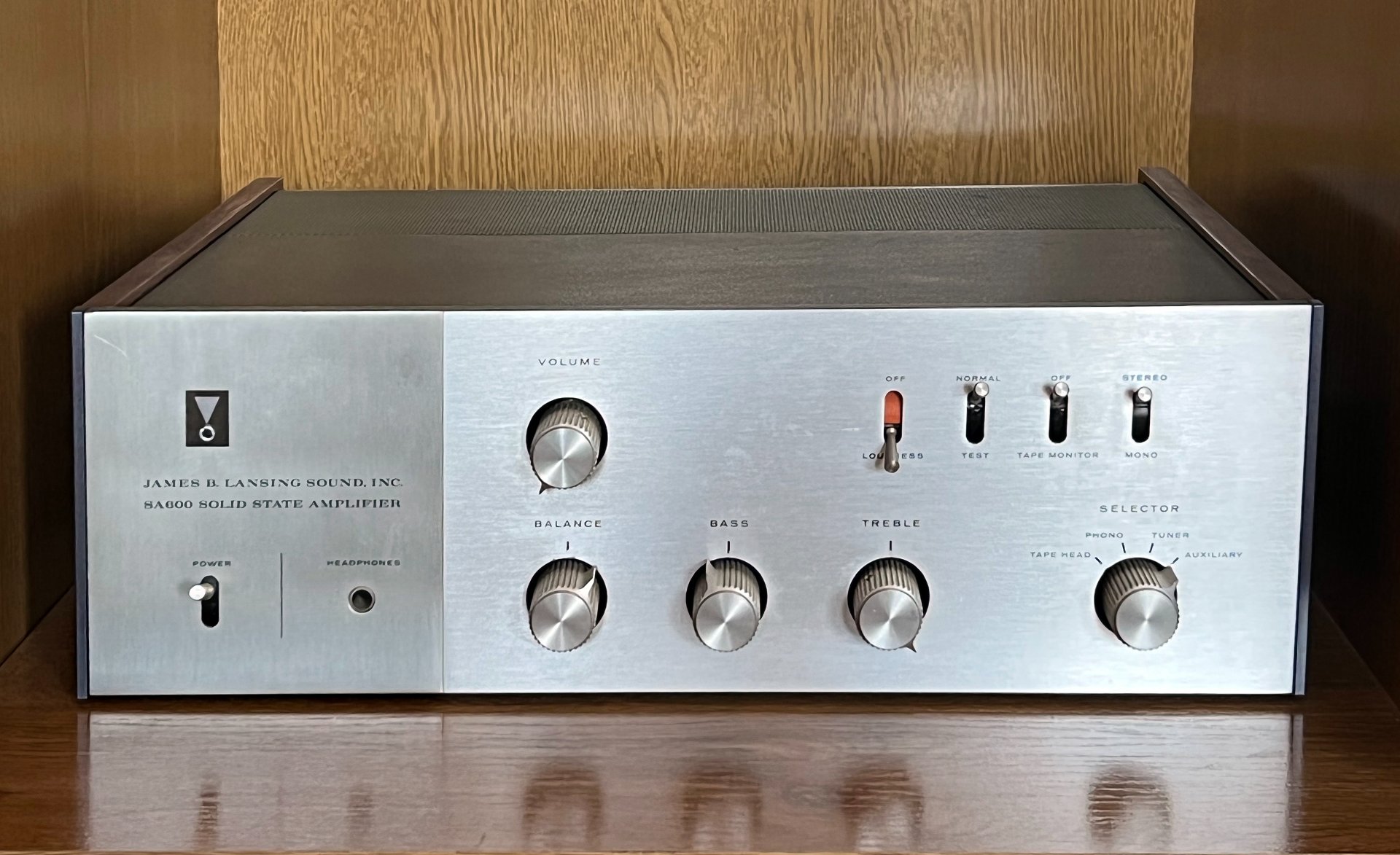 SA-600 Solid State Amplifier