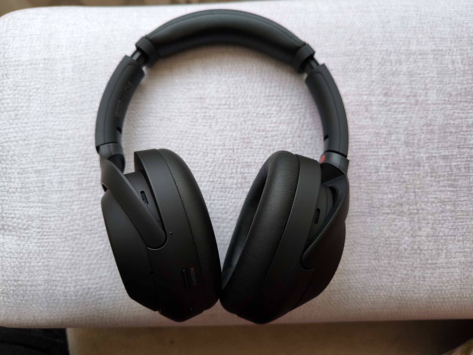 Auricular bluetooth con cancelación de ruido