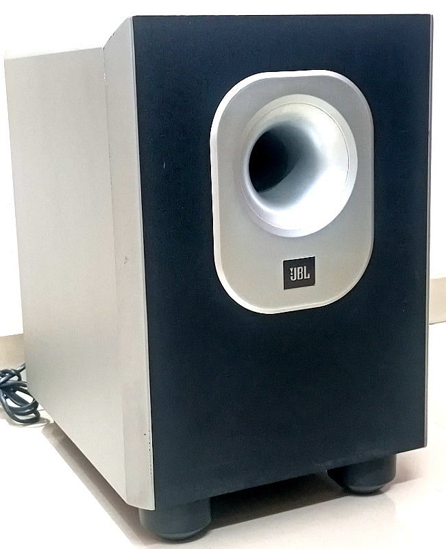 Subwoofer autoamplificado