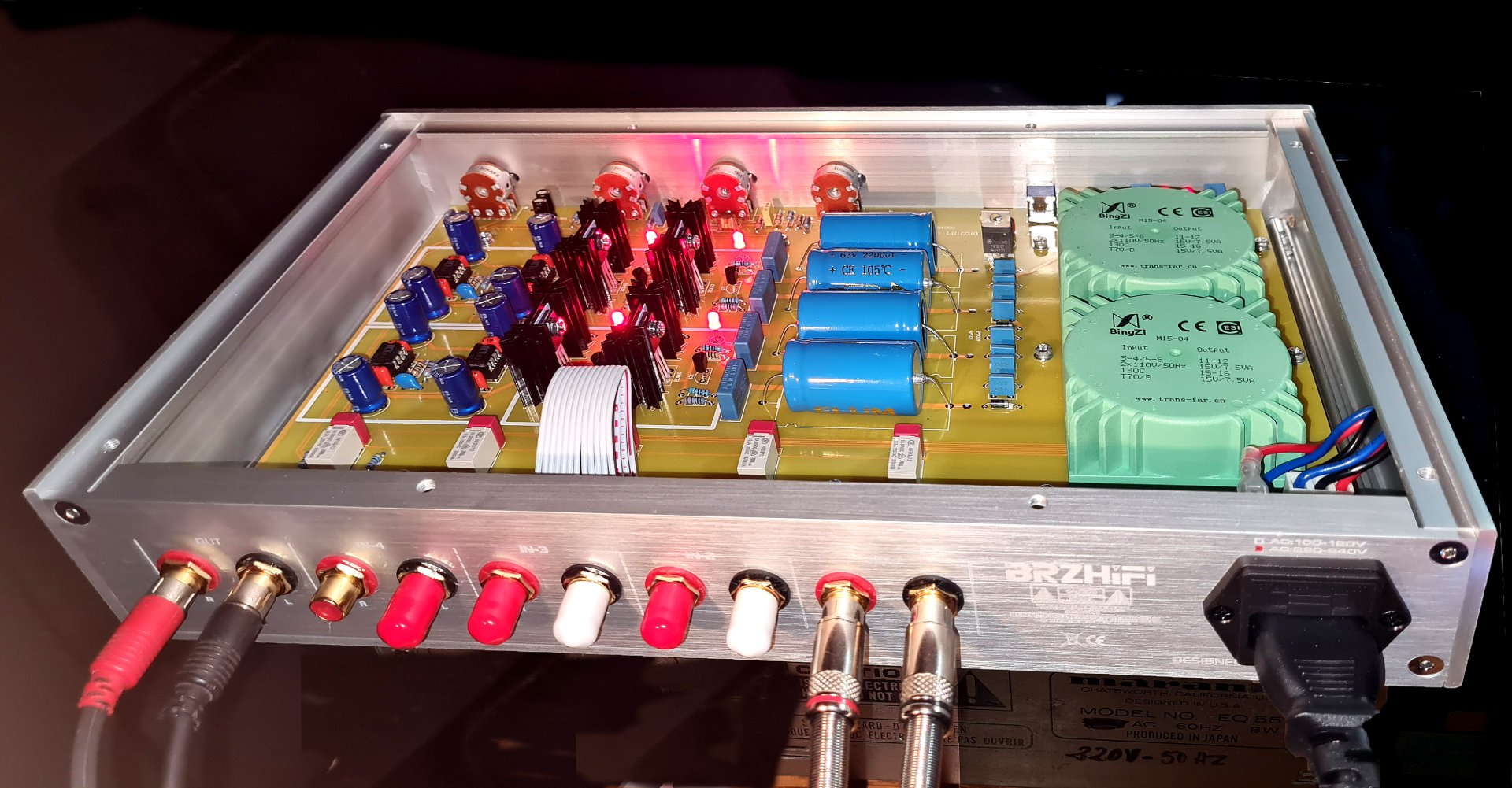 Preamplificador con tres controles de tono - imagen 2