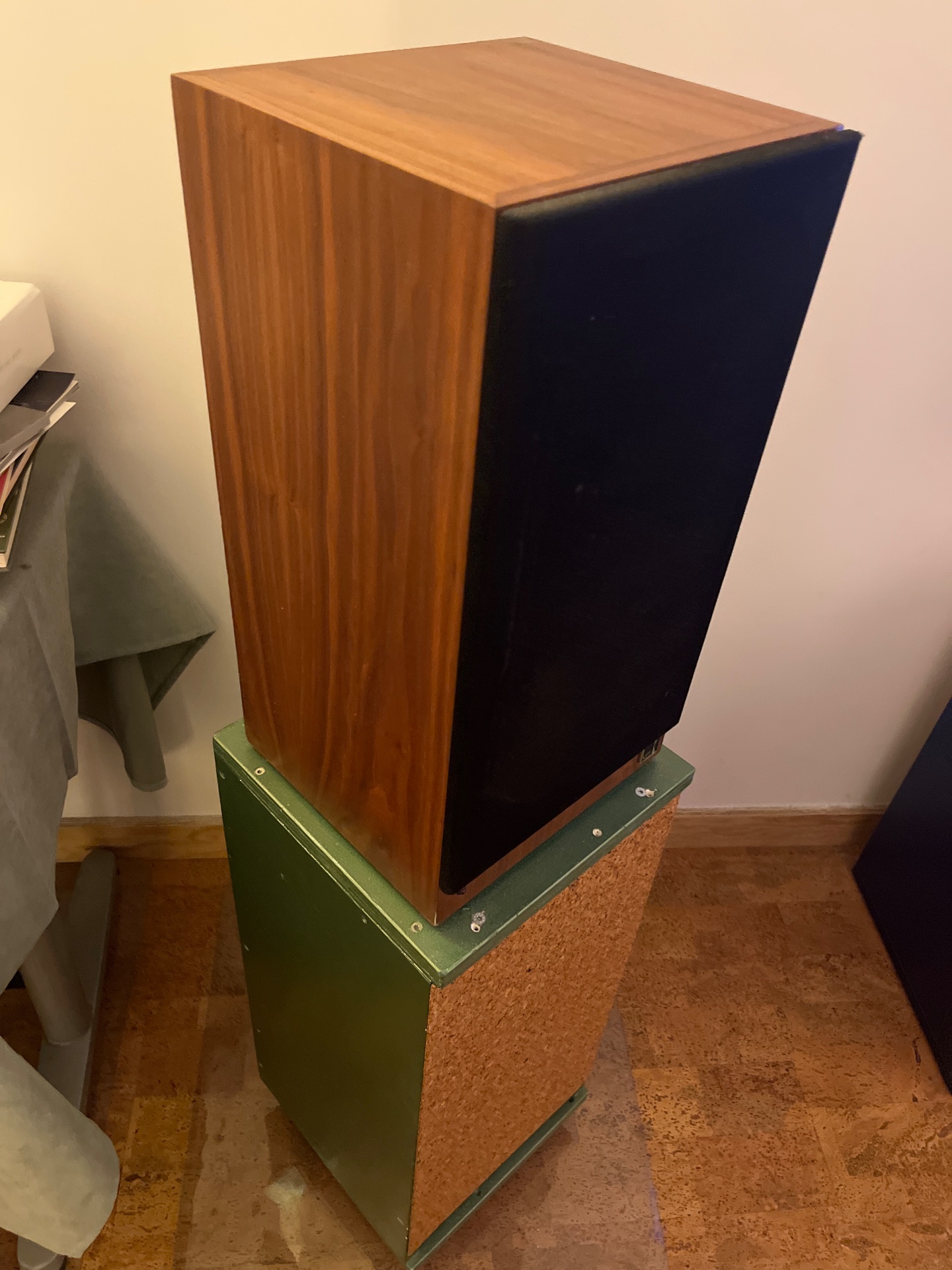 Kef model 103.2