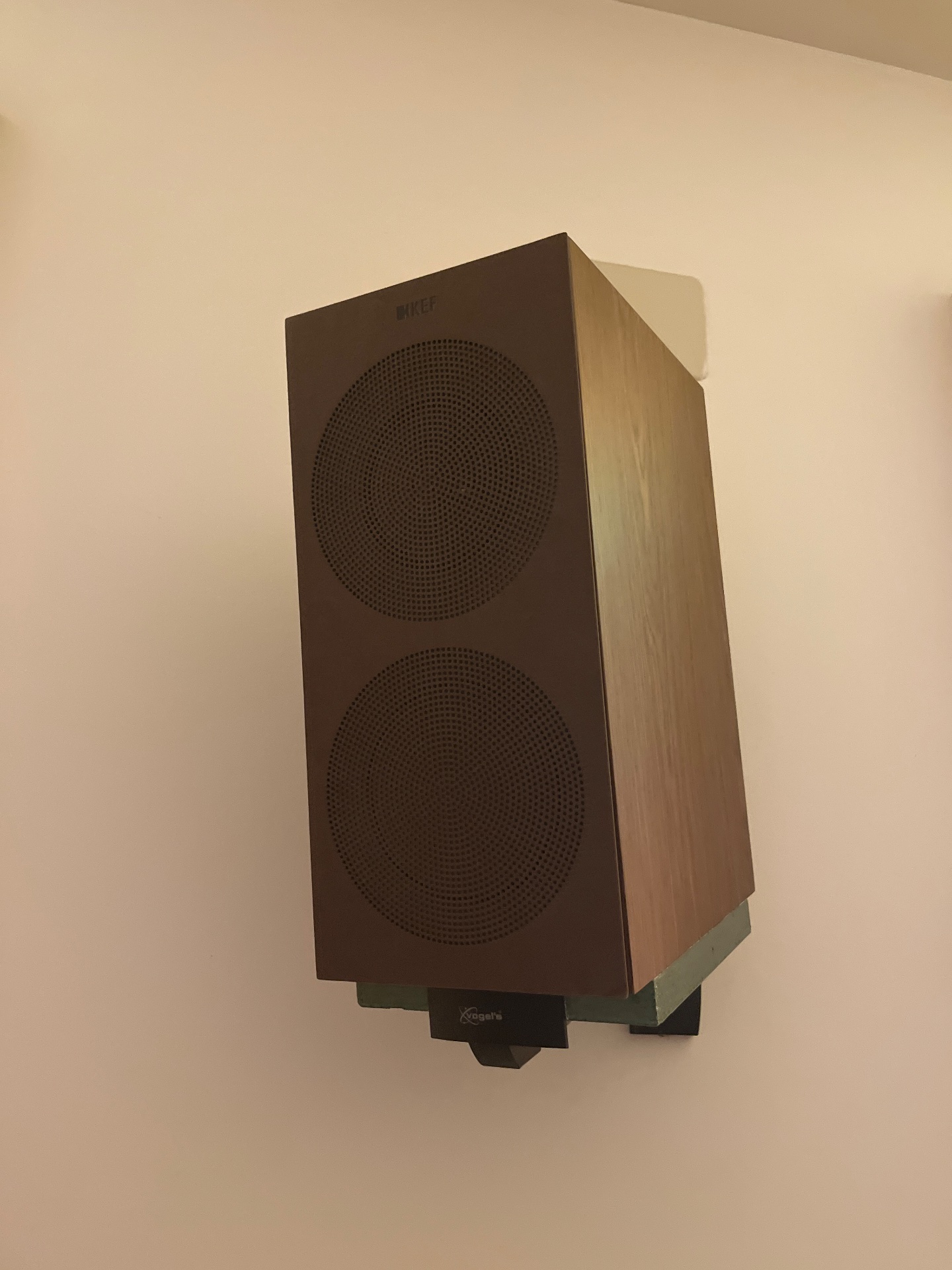Kef R3