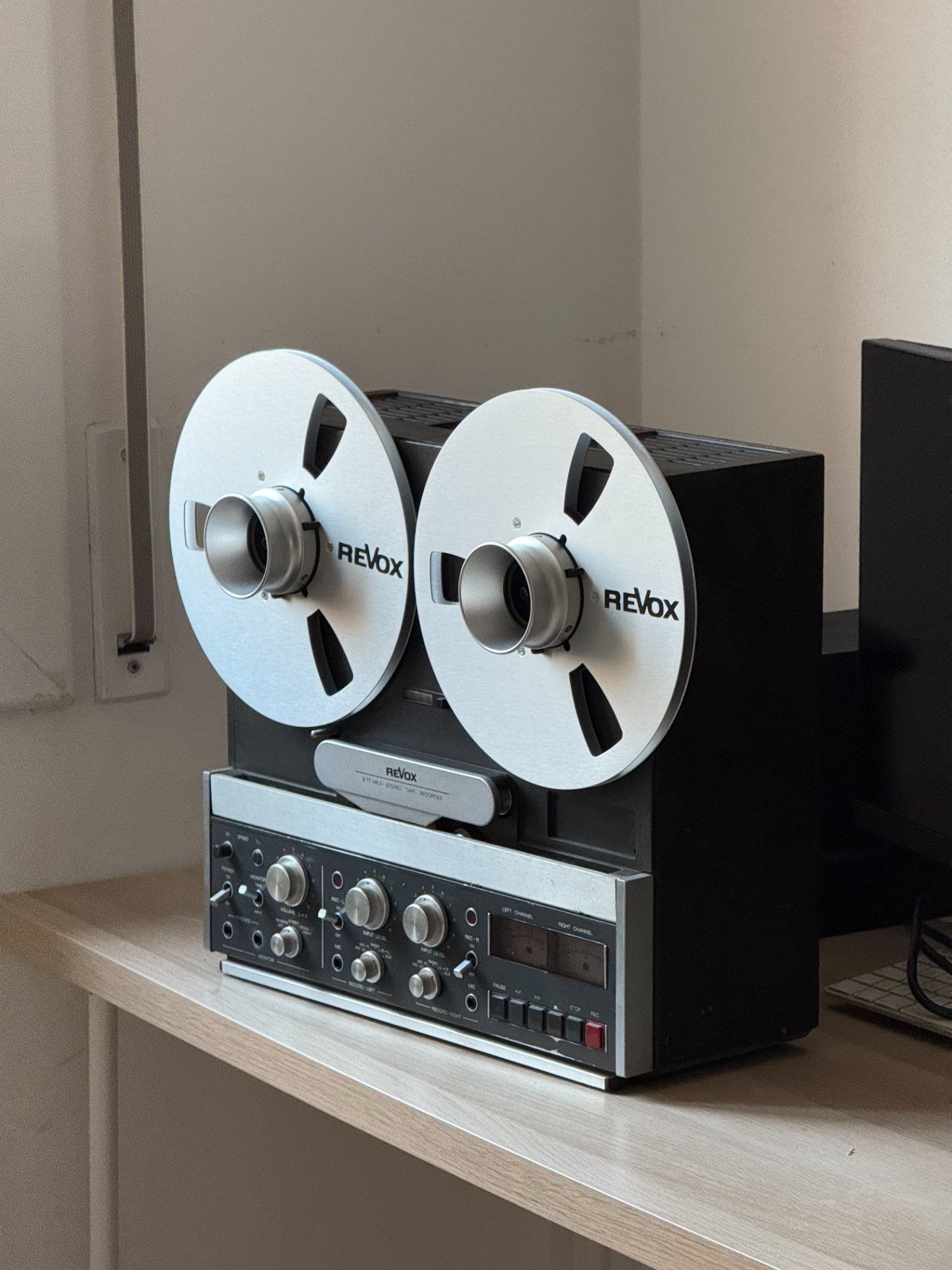 Revox b-77