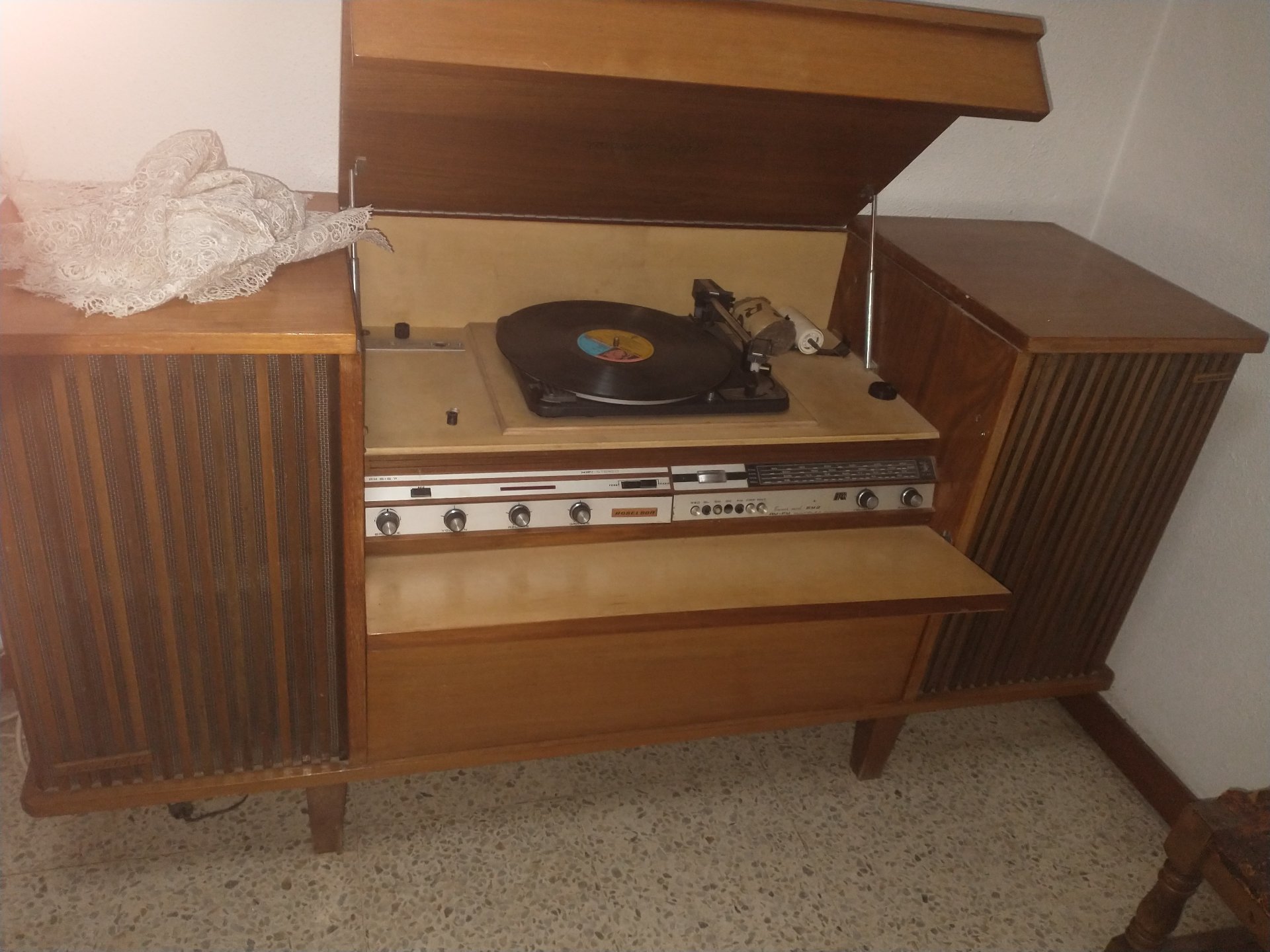 TOCADISCOS VINTAGE